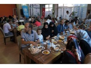 Palandöken Belediyesi Şehit Ailelerine İftar Yemeği Verdi