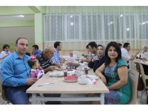 Lokman-der Sağlıkçılarla İftarda Bir Araya Geldi