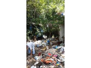 Evden 5 Kamyon Çöp Çıktı