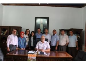 Turhal Kaymakamlığı Sbs'de Dereceye Giren Öğrencileri Ödüllendirdi