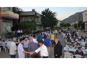 Kozan Belediyesi'nin İftar Sofrasında Birlik Beraberlik Mesajı