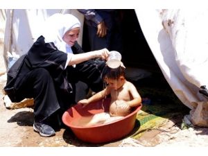 Milli Rallici Çetinkaya'dan Suriyelilere Moral Ziyareti