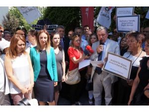 Chp, Anadolu Ajansı Önünde Basına Sansür Eylemi Yaptı