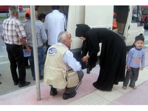 Kimse Yok Mu Sığınmacılara El Uzatıyor