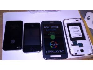 Yedek Parça Kolilerinden 10 Bin Kaçak Telefon Çıktı