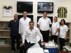 Fenerbahçe Teknik Direktörü Ersun Yanal, Kan Bağışında Bulundu