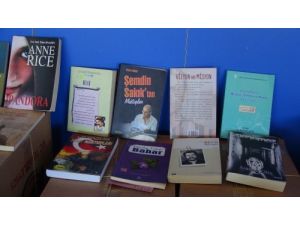Emniyetten Bandrolsüz Kitap Operasyonu