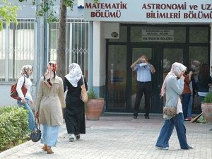O profesöre "başörtü" cezası