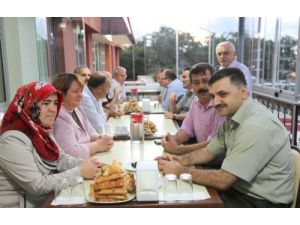 Huzurevinde Buruk İftar