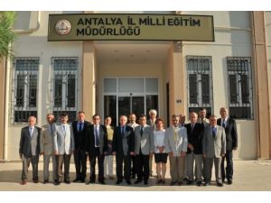 Vali Öztürk, Antalya'nın Eğitim Haritasını İnceledi