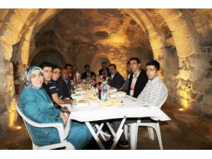 Basın Mensuplarına, Hitit Kalesi'nde İftar