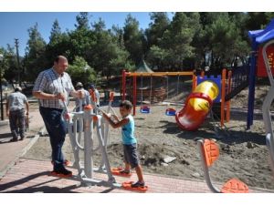 Bigadiç Belediye Başkanı Göksel Parkta Çocuklarla Spor Yaptı