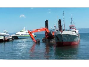 Mudanya İskelesi’nde Dip Temizliği