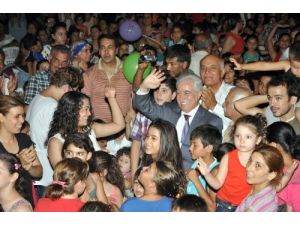 Büyükşehir Sanat Tır’ıyla Eğlenceyi Vatandaşın Ayağına Götürüyor