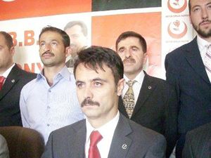 ‘Teröristleri buluşturuyorlar’