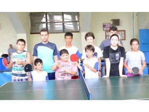Masa Tenisi Spor Okulu'na 50 Öğrenci Katılıyor