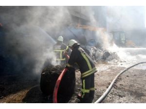 Tekstil Fabrikasındaki Yangında Çok Sayıda İşçi Dumandan Etkilendi