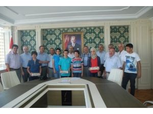 Demirtaş, Sbs'de Başarıyı Ödüllendirdi