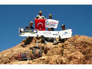 Kıbrıs Şehitleri Erciyes’in Zirvesinde Anıldı