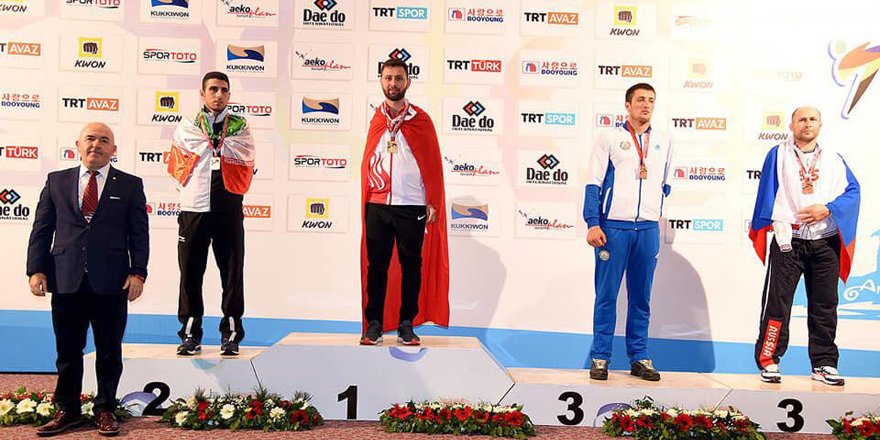 Konya Büyükşehir Belediyesporlu tekvandocu dünya şampiyonu oldu