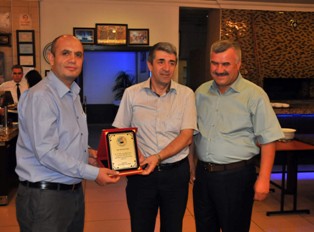 AKTSO'dan meclis üyelerine plaket
