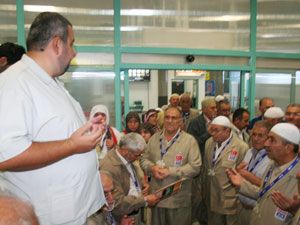Hacı adayları kutsal yolculuğa dualarla uğurlandı