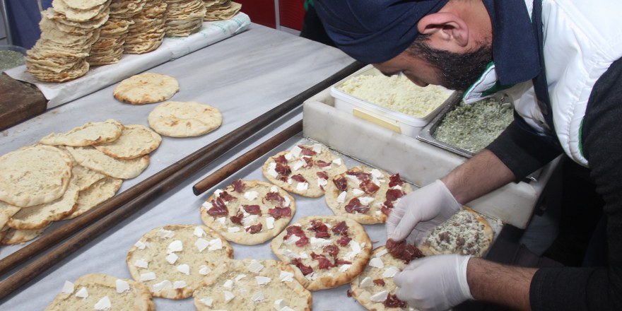 Anadolu’nun pizzası olarak bilinen "yağ somunu"na yoğun ilgi