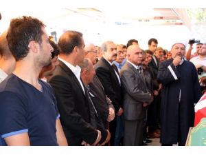 Kansere Yakalanan Polis Gözyaşları Arasında Toprağa Verildi