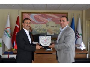 Milletvekili Yıldız’a Tkdk Ağrı İl Koordinatörlüğü'nden Plaket