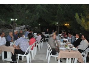 Çat, Basını ‘bayram’ında Unutmadı