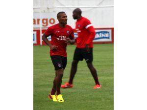 Trabzonspor'un Yeni Transferi Malouda, İlk İdmanına Çıktı