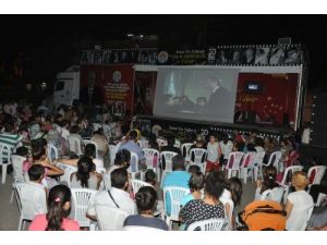 Çocuklar Sevindi, Büyükler Eğlendi