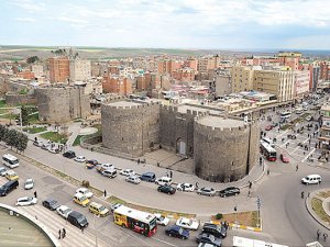 Emniyetten Diyarbakır'da çözüm iftarı
