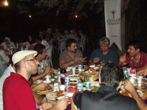 Based, Sağlık Çalışanlarını İftarda Bir Araya Getirdi