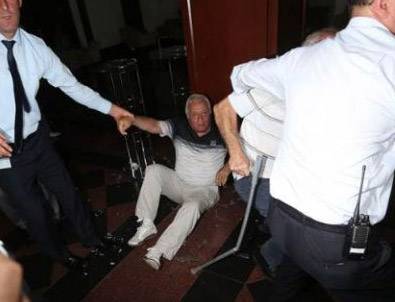 Fenerbahçe Divan Kurulu karıştı