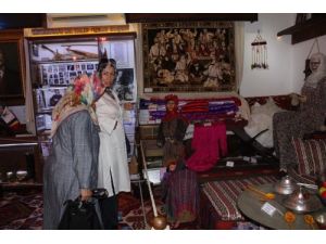 Turistler, Yörük-türkmen Hayatını 10 Asırlık Eşyaları Görerek Tanıyor