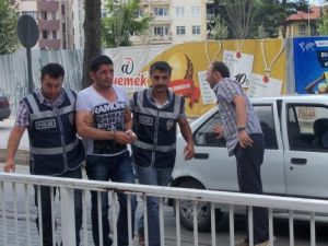 Hırsızlık Zanlısı Pazar Tezgahında Yakalandı