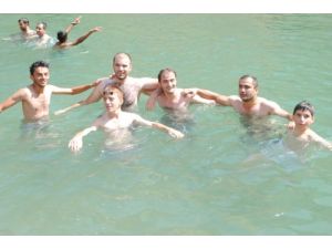 Kato Dağı Eteklerinde Yüzme Keyfi