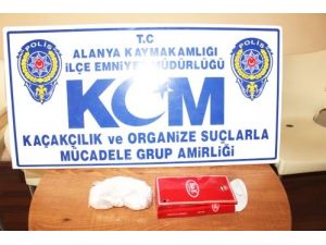 Parfüm Kutusu İçinde Uyuşturucu Ele Geçirildi