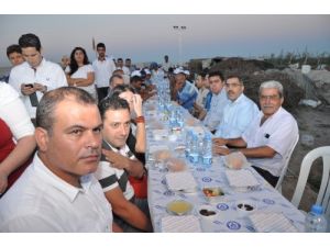 Başkan Çelikcan İftarını Tarım İşçileriyle Yaptı
