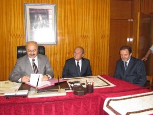 Boyabat’ta Özay Kardeşlerden Eğitime Destek