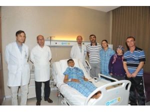 Kız Kardeşinin Karaciğeri Ve Babasının Böbreğiyle Sağlığına Kavuştu