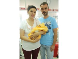 Bir Günlük Bebeğe Yemek Borusu Yapıldı