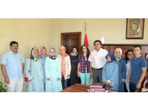 Başarılı Öğrenciler Kaymakamı Ziyaret Etti