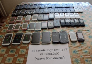 69 adet kaçak cep telefonu ele geçirildi