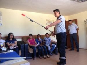 Kırşehir'de Anne Ve Babasız Kalan Çocuklara Kurs Veriliyor