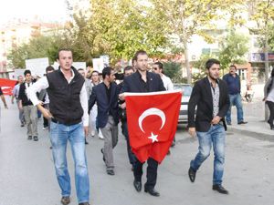 Alperenler AKP’yi protesto etti