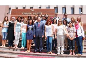 Türkçe Öğrenmek İçin Samsun’da Bulunan Öğrenciler Valiyi Ziyaret Etti