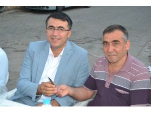 Vekile Adı Yazılı Tapan Bıçağı Hediye Etti