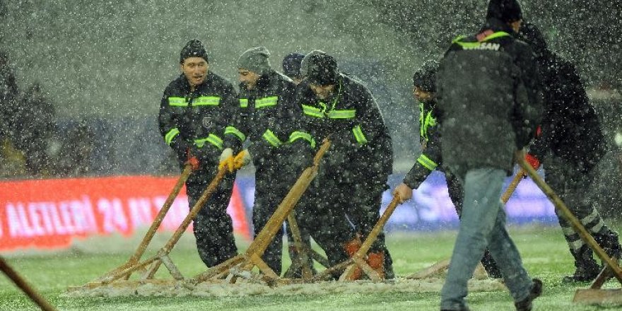 Medipol Başakşehir - Bursaspor maçı ertelendi
